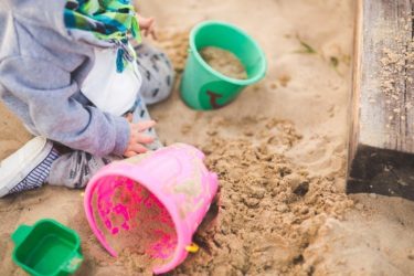 2歳児の砂場遊びはいいことだらけって本当？?